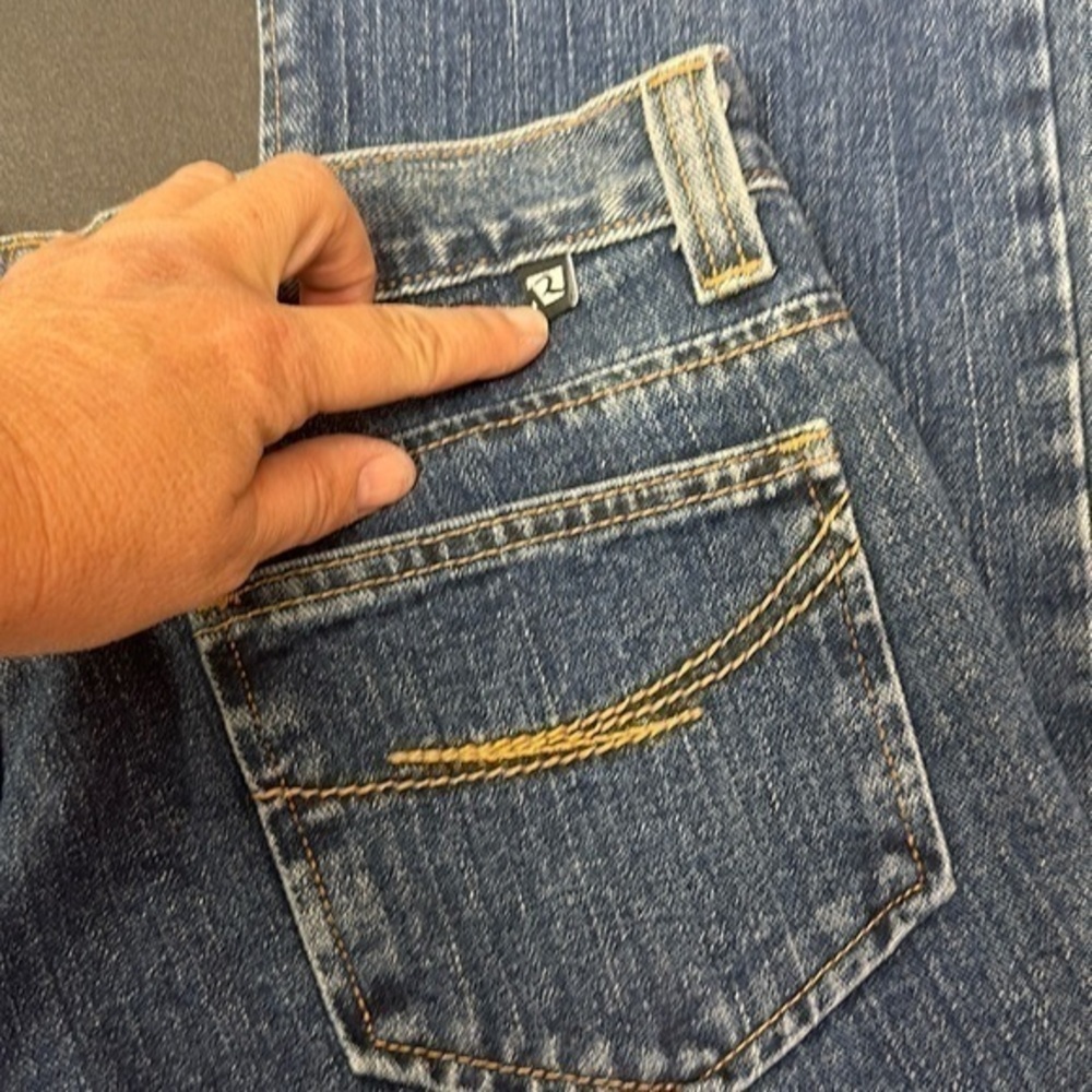 518.   Rockies women’s relaxed low rise with embroidered pockets size 10 R